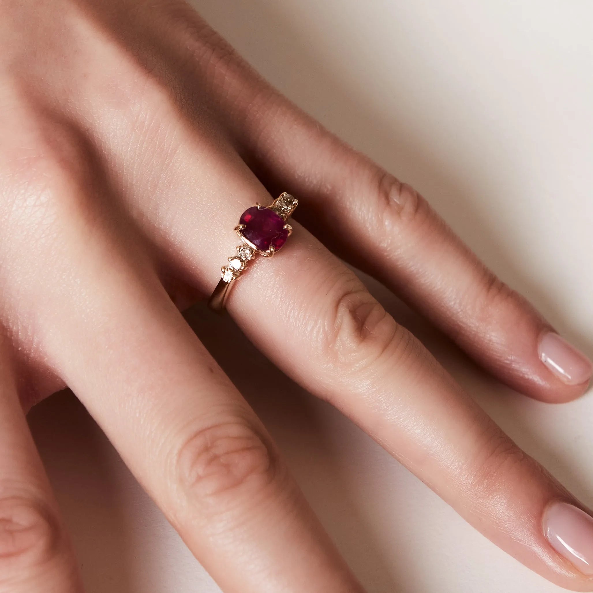 Robijn & Diamant Eye-Catcher Ring 18k goud, Objet Dore