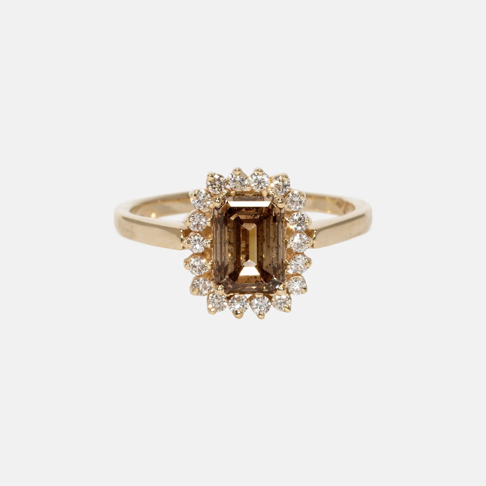 4.34ct Smaragdgeslepen Bruine Diamant Entourage Ring 14k goud, Objet Dore