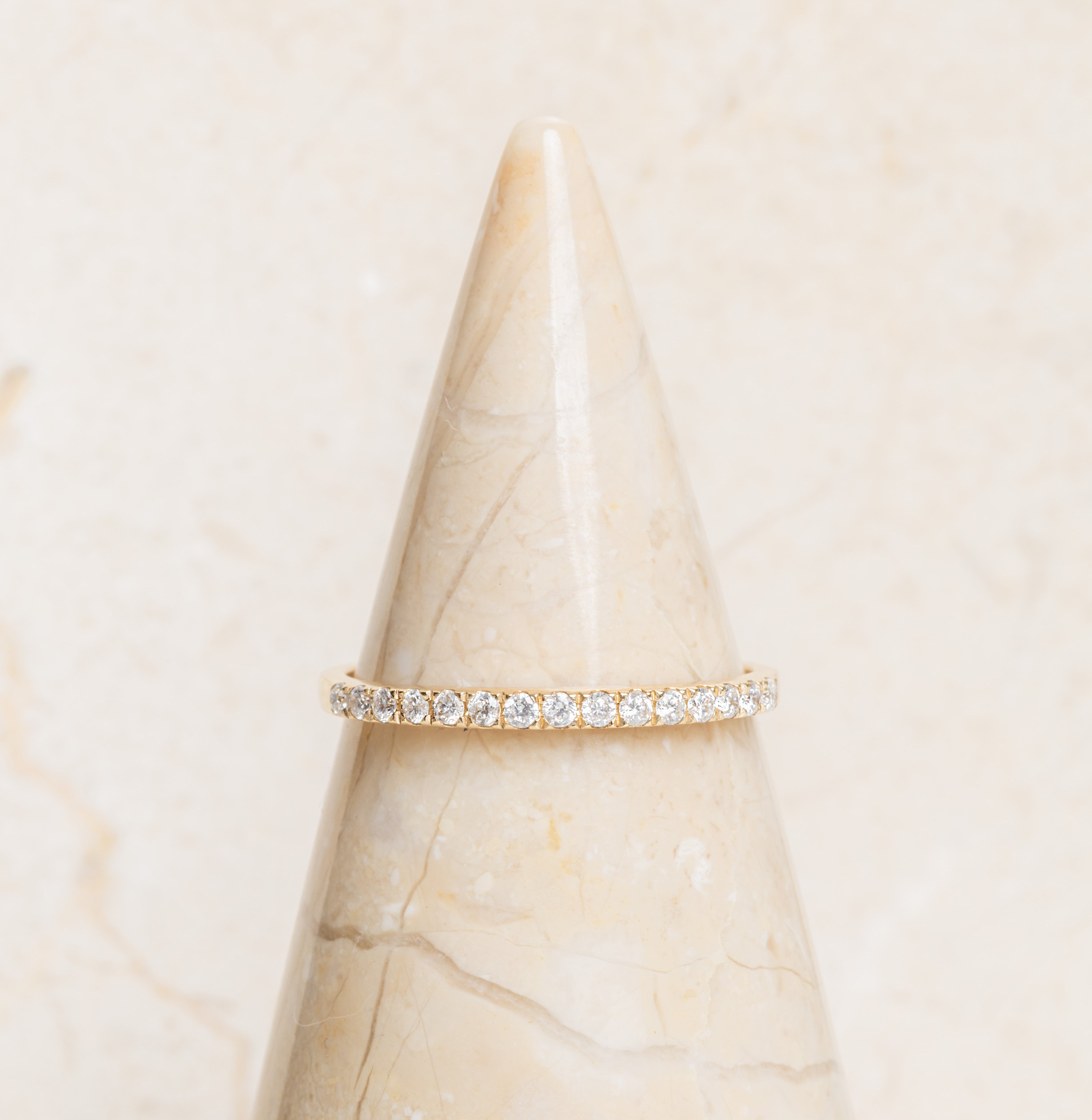 geboortesteen alliance ring in diamant