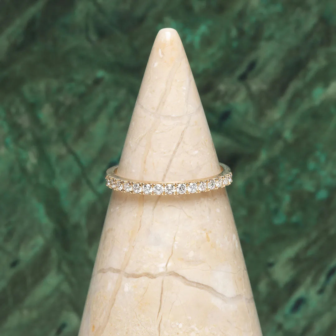 geboortesteen alliance ring in diamant