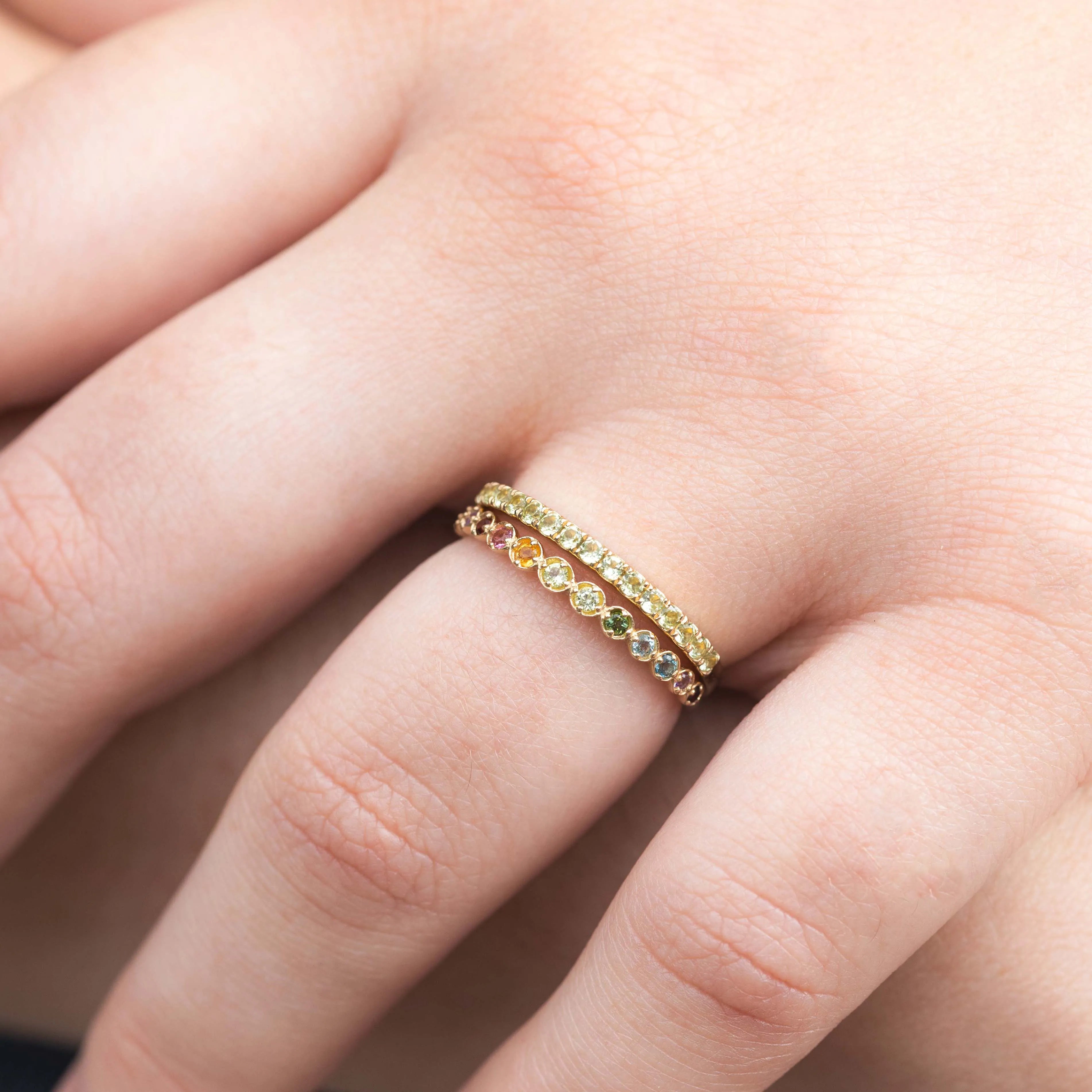 Peridot Alliance Pavé Ring en Multicolor Alliance Pavé Ring