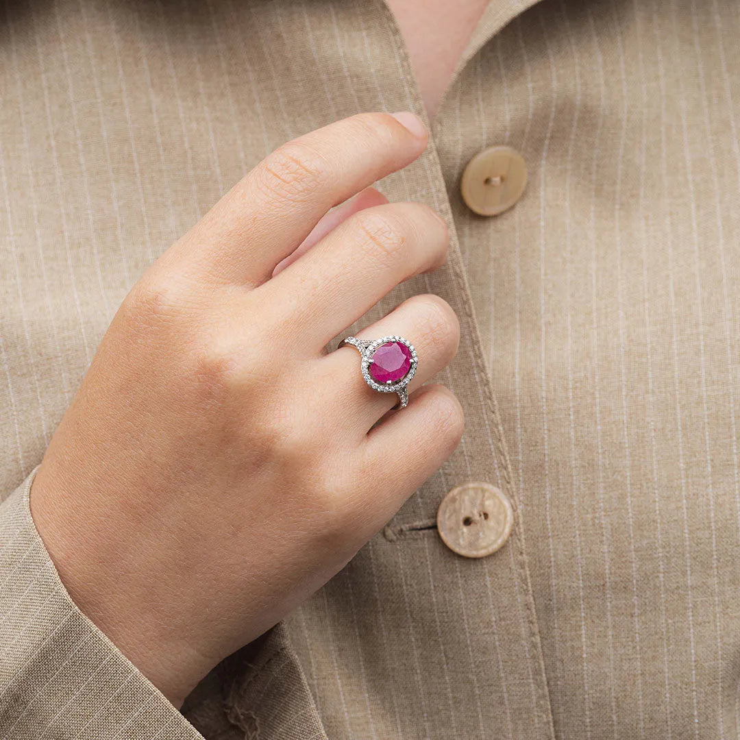 14 karaat witgoud Statement robijn ring met diamanten halo