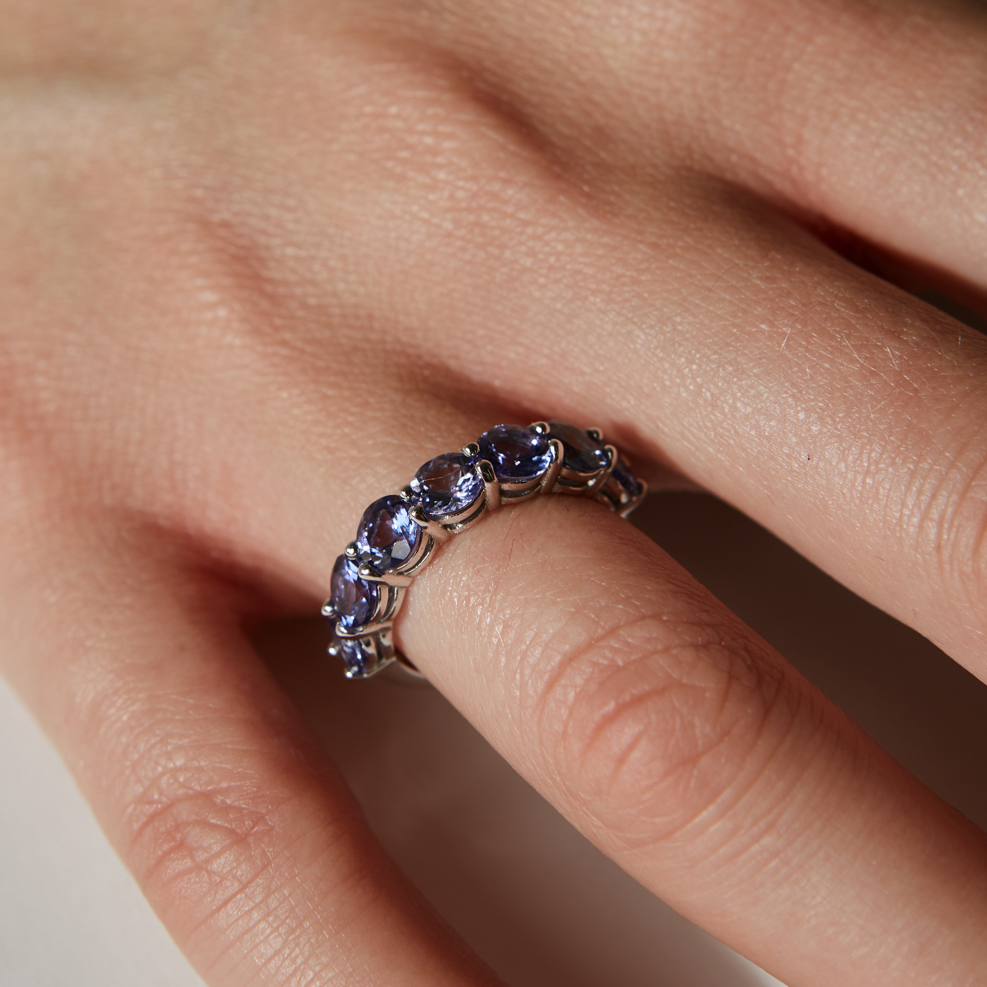 Halve Tanzaniet Eternity Ring 14 karaat goud, Objet Dore