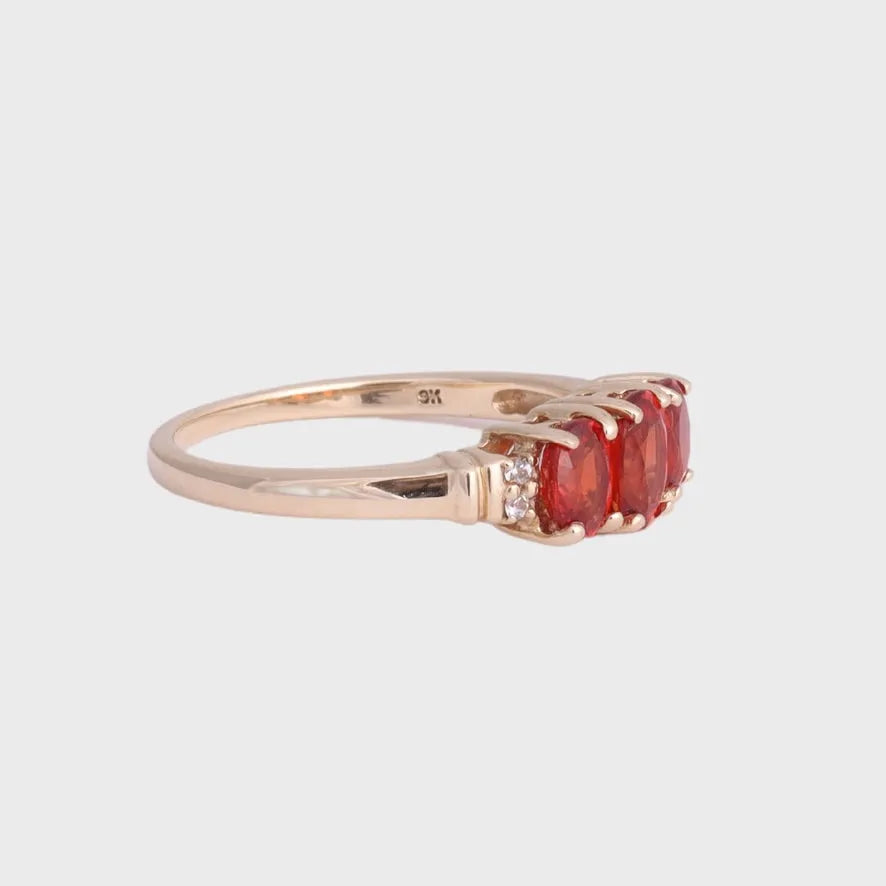 Rylie - Vintage Oranje Saffier & Diamant Trilogie ring 9k goud, Objet Dore