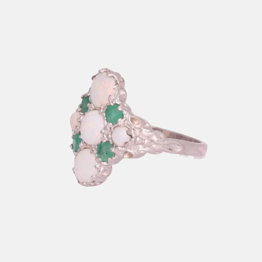 Selena - Vintage 9k Witgoud Georgian Opaal & Smaragd cluster ring, Objet Dore