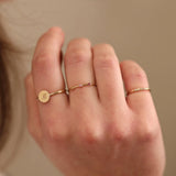 Initial Coin Ring 14 karaat goud, Objet Dore