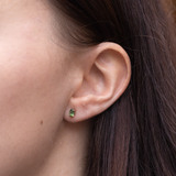 Lulu Ovale Ohrstecker – Grüner Turmalin