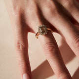 4.34ct Smaragdgeslepen Bruine Diamant Entourage Ring 14k goud